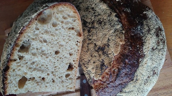 Beneficiile pâinii cu maia - miez elastic și coajă crocantă